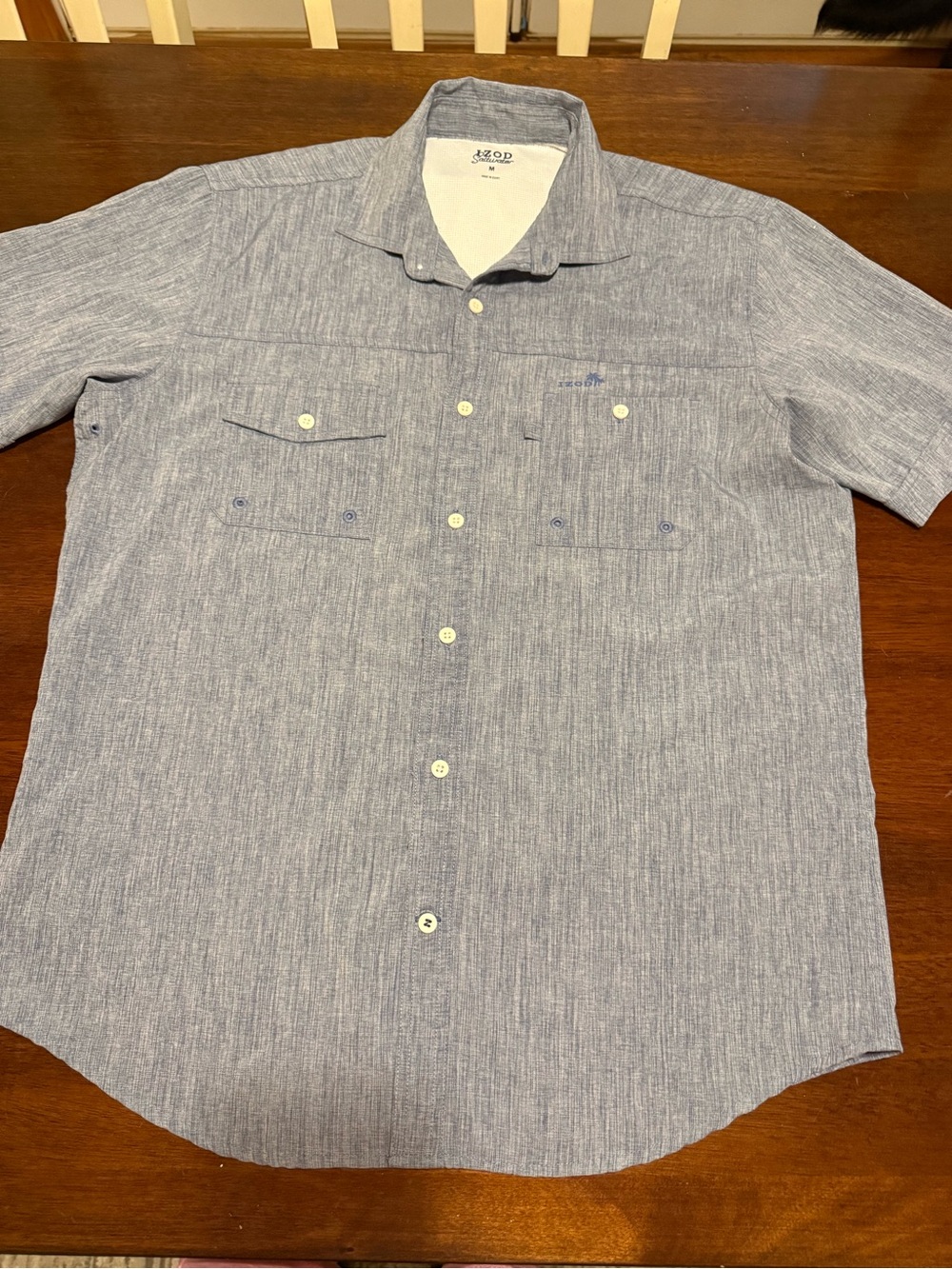 Izod Men’s Casual Short Sleeve Button-Down Shirt in Light Blue Heather